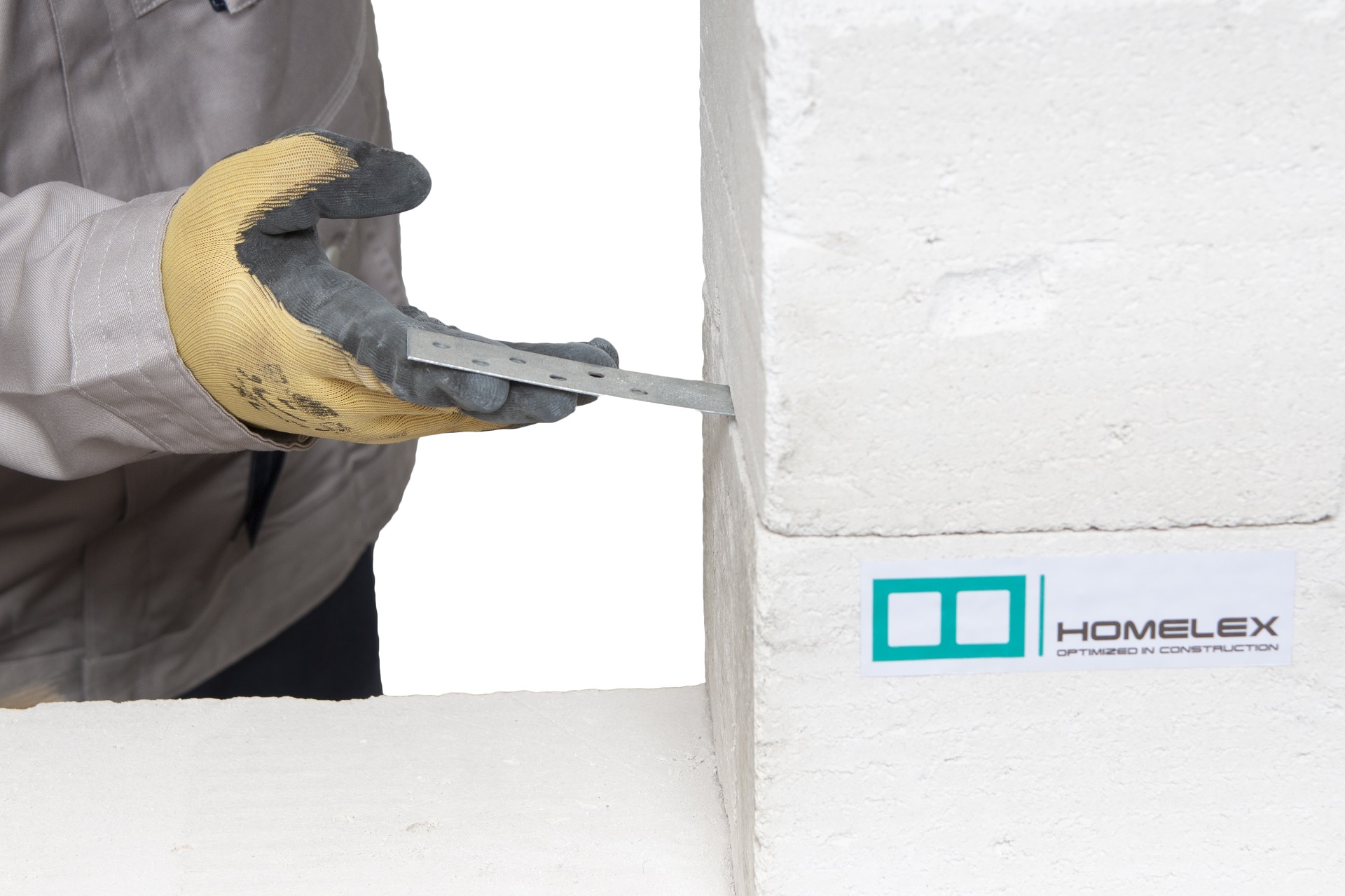 ابزار هبلکس یکی از نیازمندی‌های مهم در هنگام دیوار چینی با بلوک aac است.