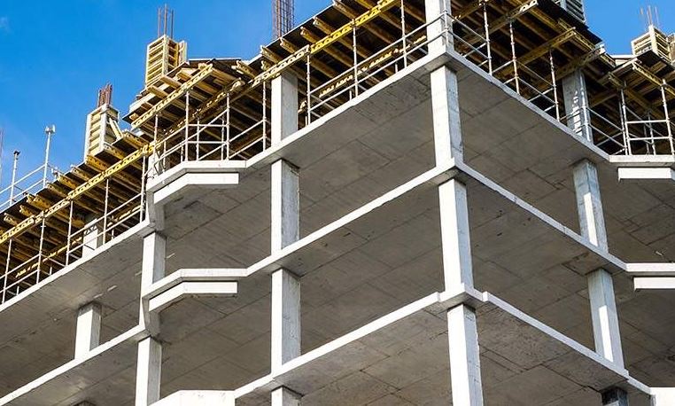 سازه بتنی یا اسکلت بتنی یا بتن آرمه یکی از رایج‌ترین سیستم‌های سازه‌ای ساختمانی است. 